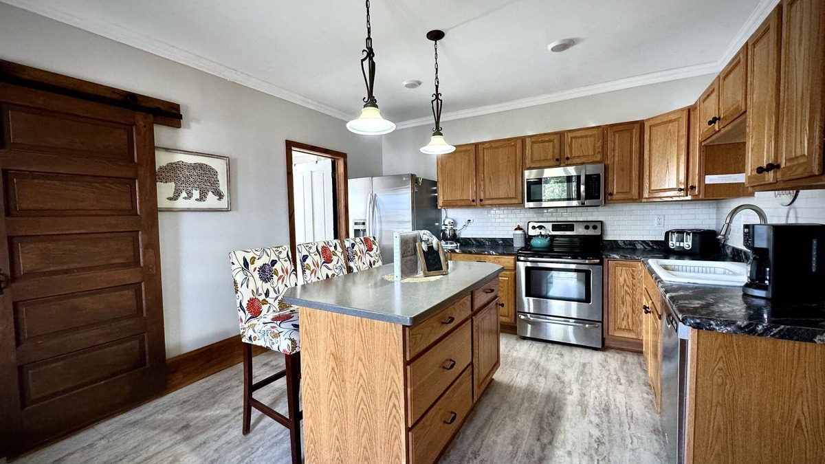 Merrimac House | Historic Home Near Wi Dells, Lake Wi & Party Space Avail!
