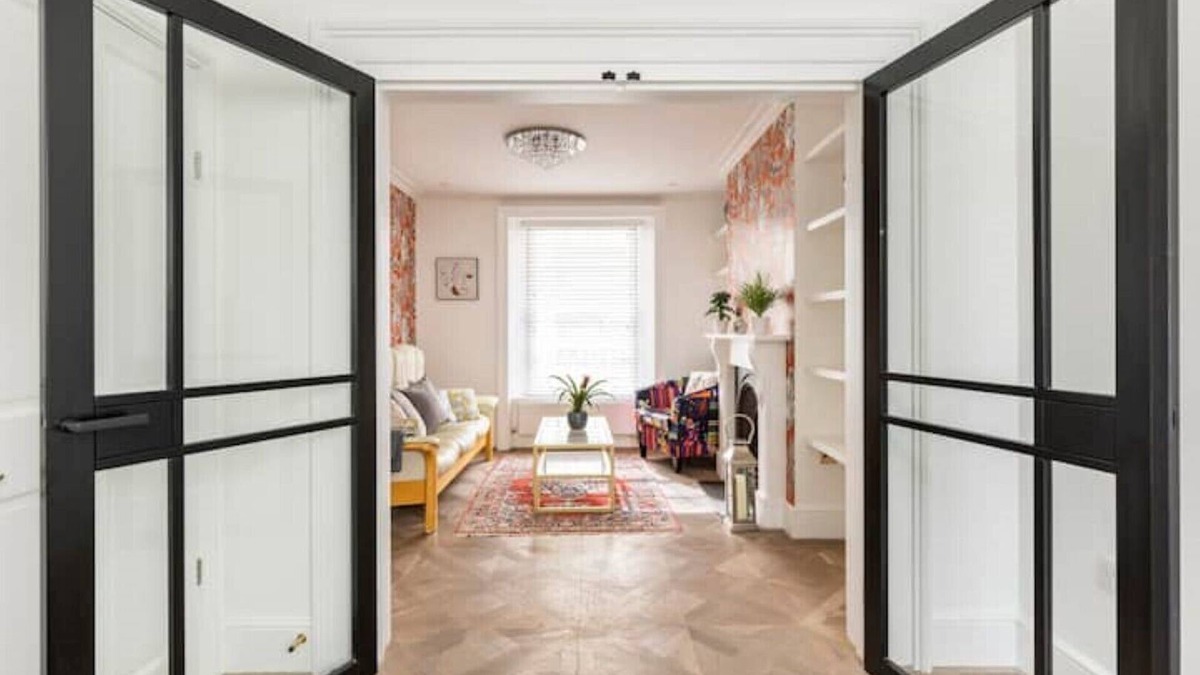 Belgravia House | Historic Home with Modern Comfort | 3 mins to Victoria station
