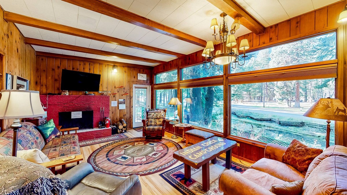 Joseph House | Historic home with mountain views & kids play area - great for reunions/retreats