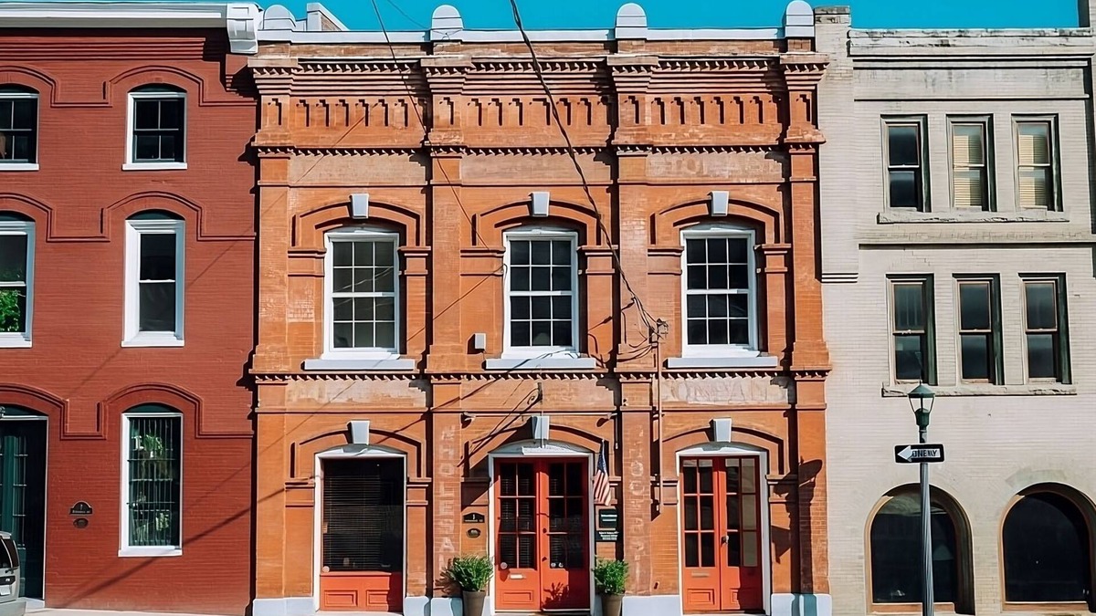 Staunton Hotel | Historic Hotel w/Modern Comfort | 3 Relaxing Units Ideal For Family Stay