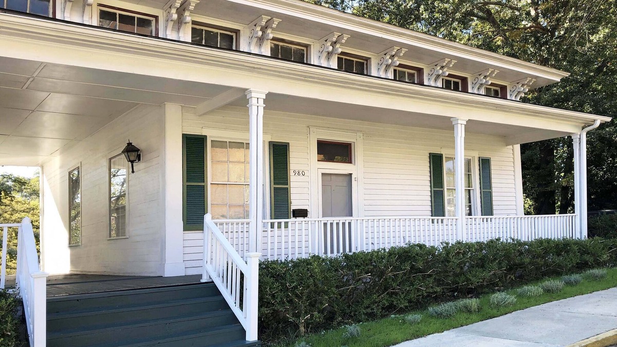 Macon House | Historic House on Cherry Street Downtown