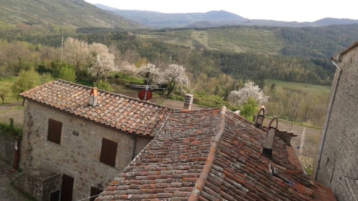 Santa Fiora House | Historic house, renovated in 2017, on Monte Amiata in Tuscany