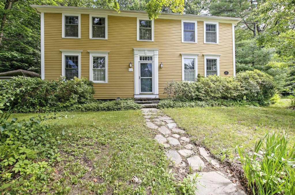 Huntington House | Historic Huntington Home - Walk to Westfield River