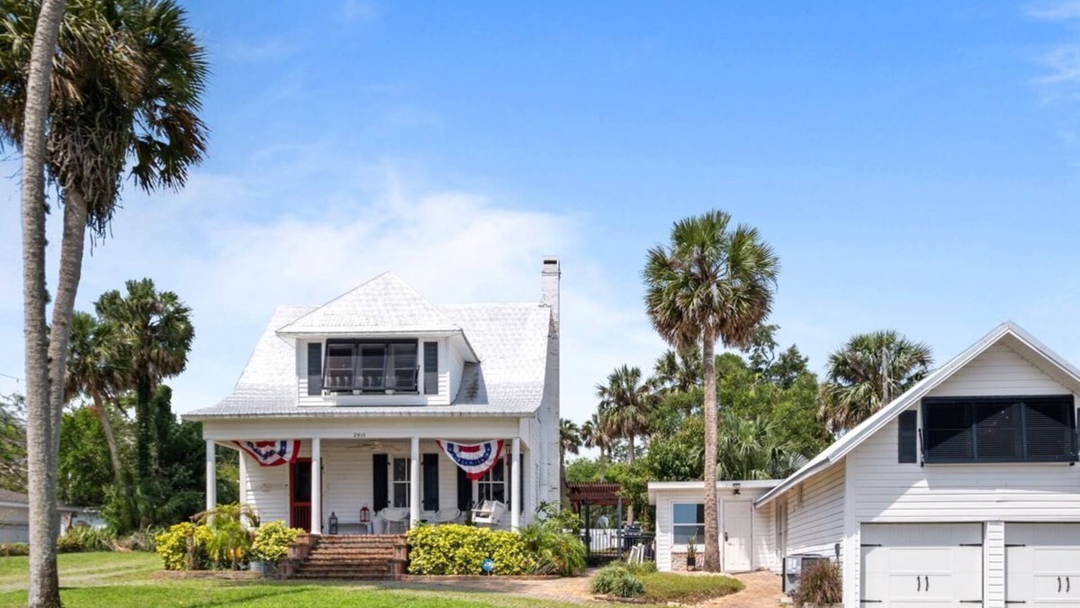 Cocoa Cottage | Historic Indian River Guest House-Dock Access-Rocket Launches