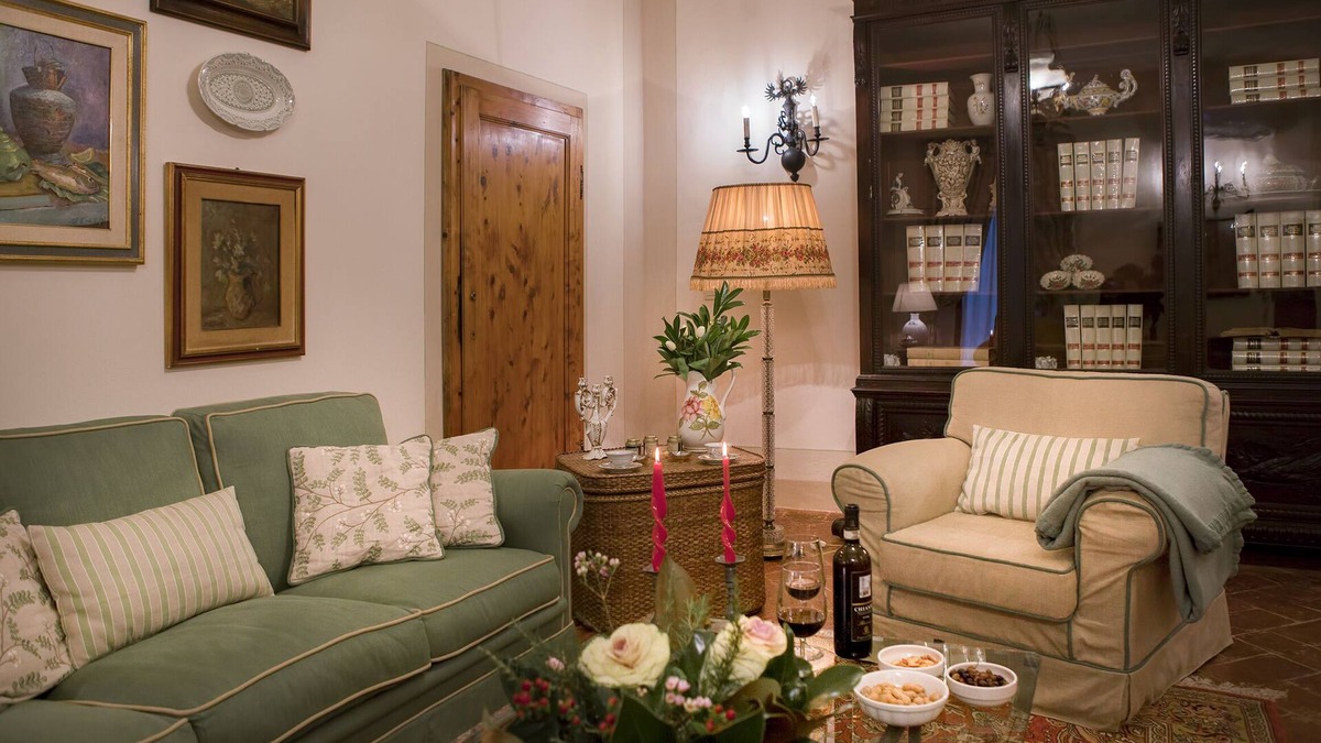 San Pietro in Bossolo Villa | historic home in the heart of Chianti Villa Fillinelle suites Sernigi