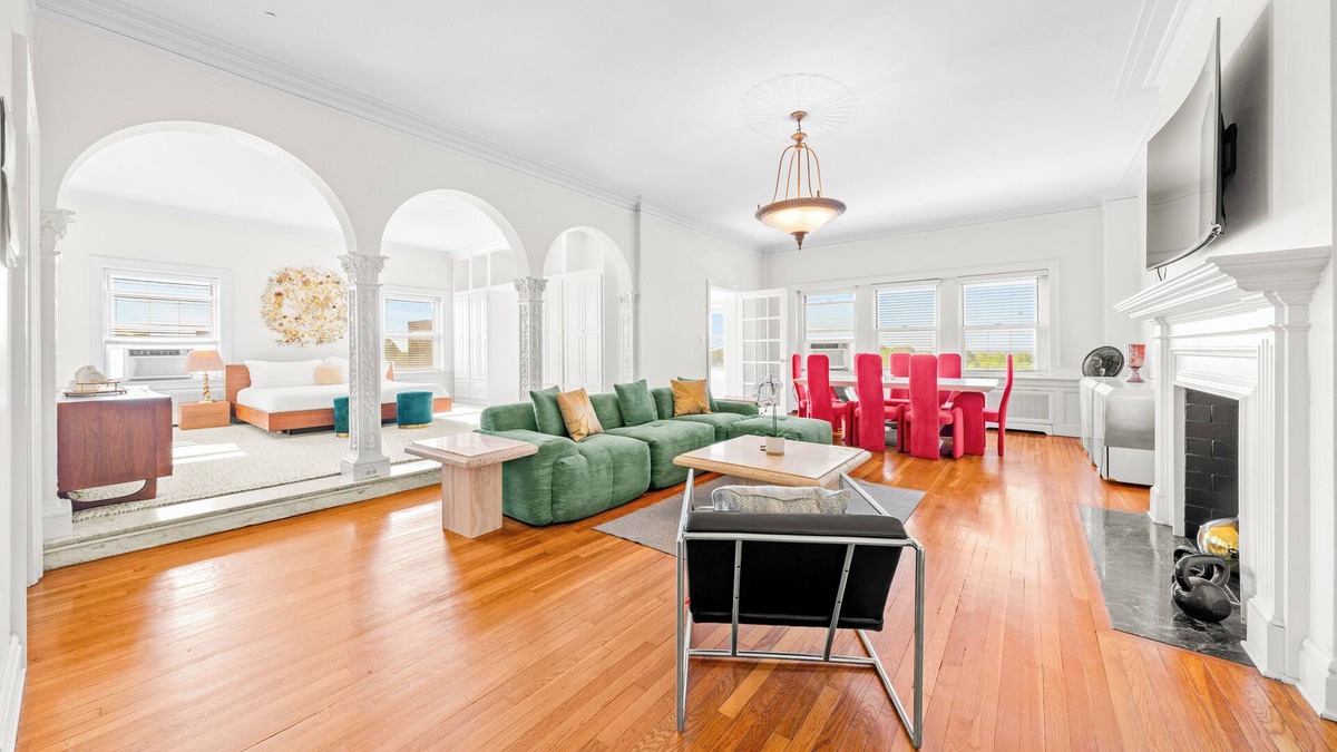 Hanover Place Apartment | Historic Kansas City Penthouse Loft middle of KC!