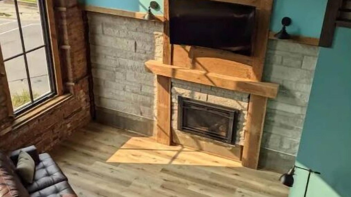 Utica Condo | Historic Loft Suite Frances/Starved Rock/Utica