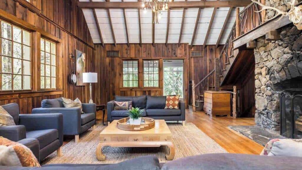 Macon Cabin | Historic Macon Luxury Lodge with updated decor