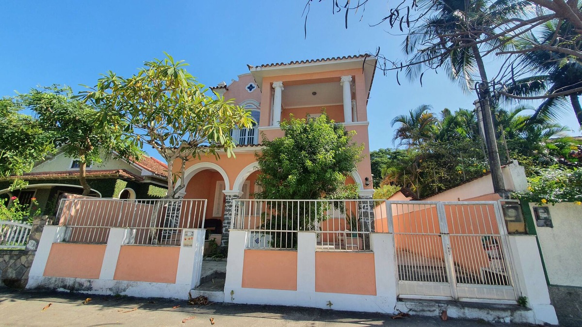 Porto da Madama House | Historic mansion in front of Tamoios beach