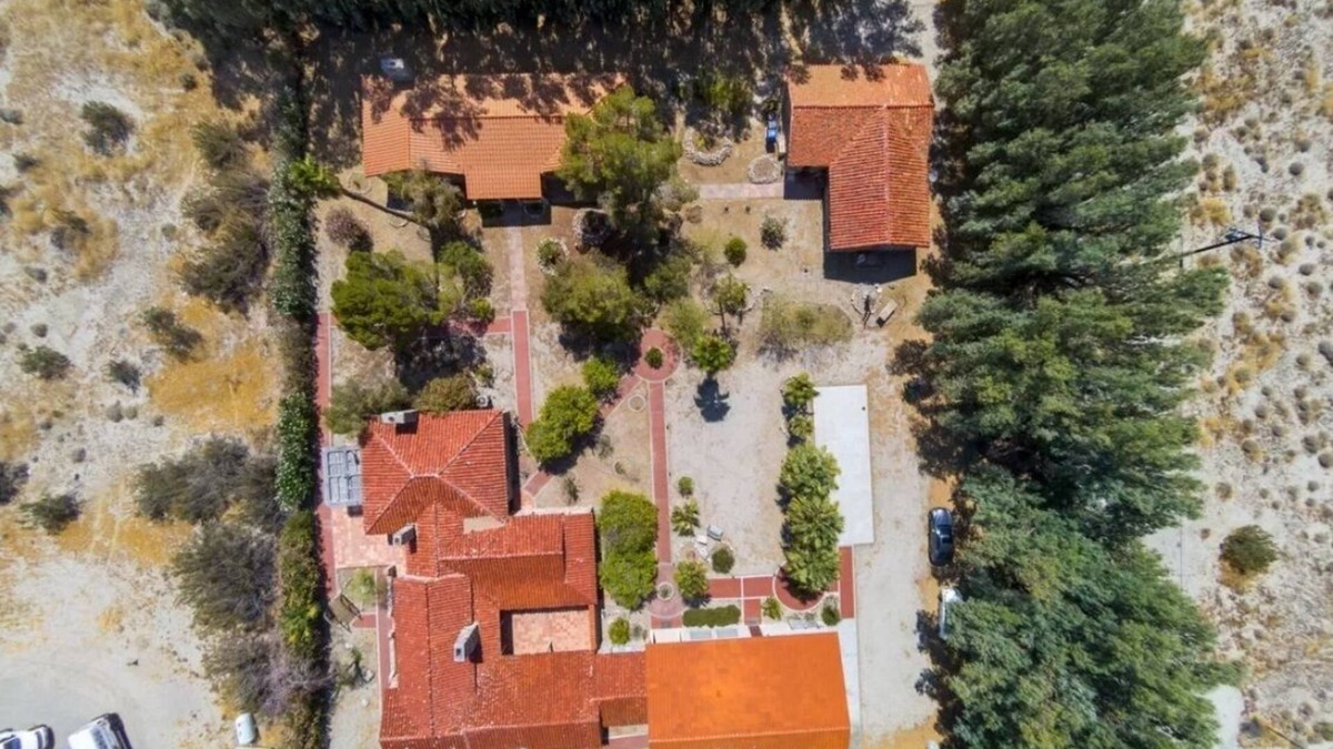 B-Bar-H Ranch House | Historic Mary Pickford Estate A1 - 30 minutes from Empire Polo Grounds