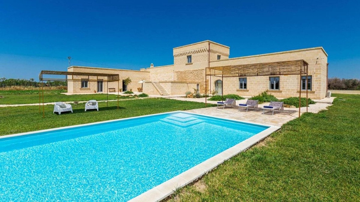 Mesagne Villa | Historic Masseria Bosco Colombo with private pool up to 12 people