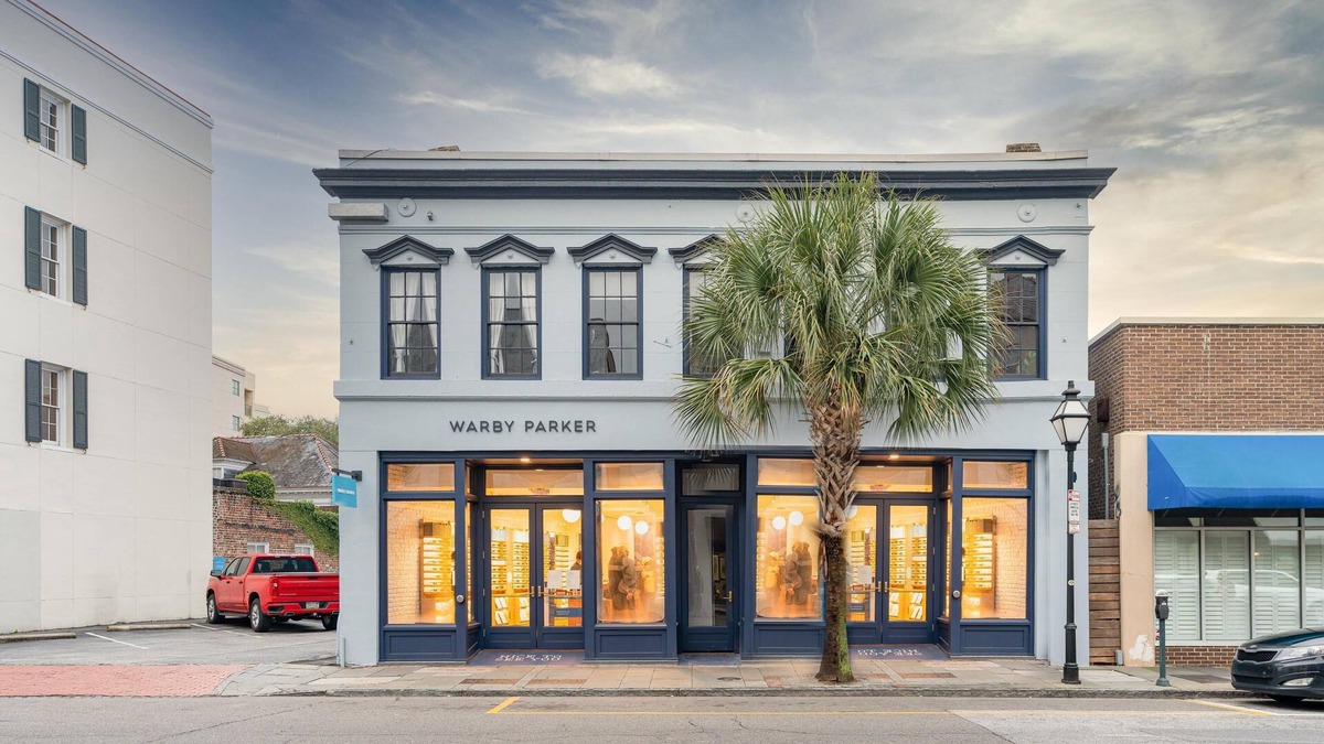 Downtown Charleston Apartment | Historic Meets Modern on King Street– Perfect for Families & Friends