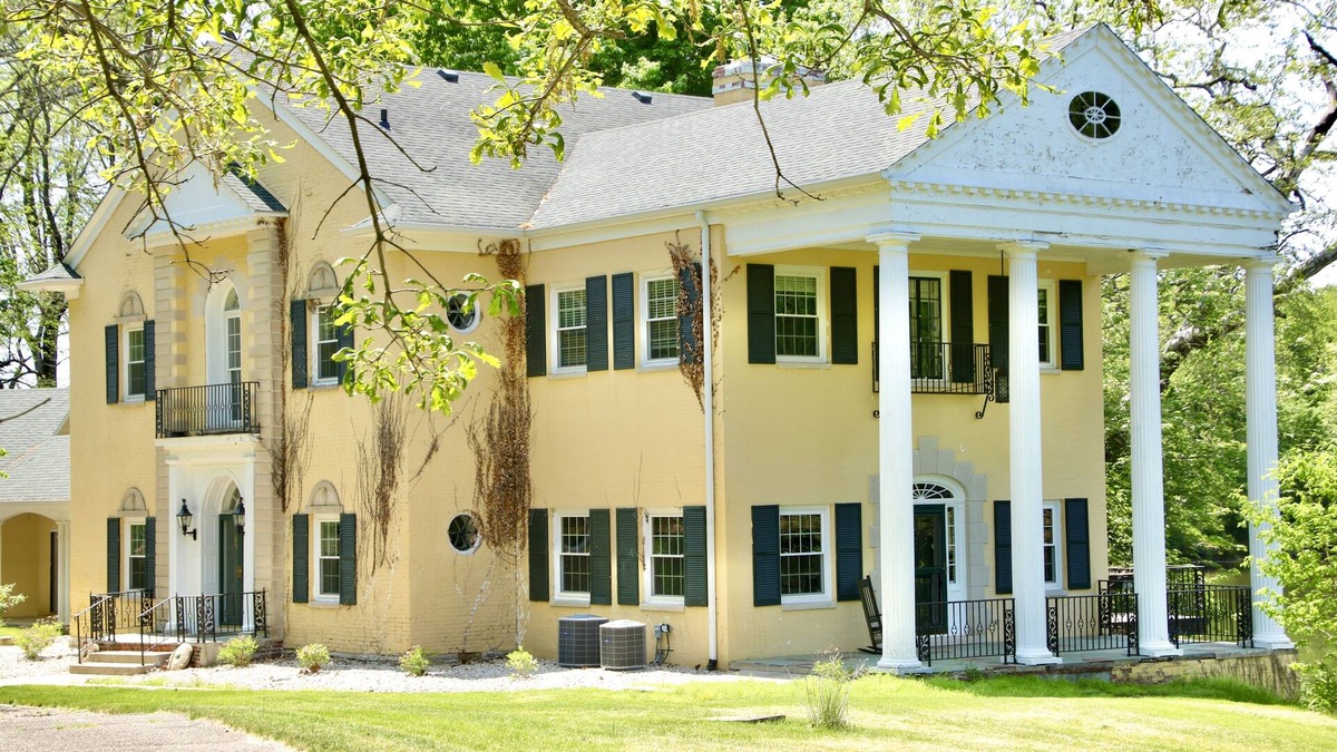 Manilla House | Historic Mill Estate on River