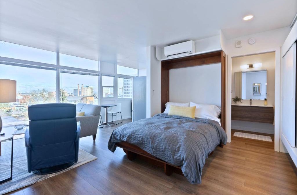 Cliff - Cannon Apartment | Historic Modern Apartment Park Free w DT Views
