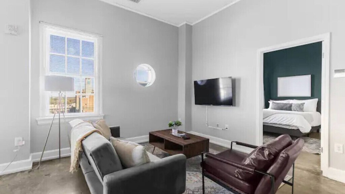 Civil Rights Historic District Apartment | Historic Penthouse Downtown Apt Near BHAM Hospital