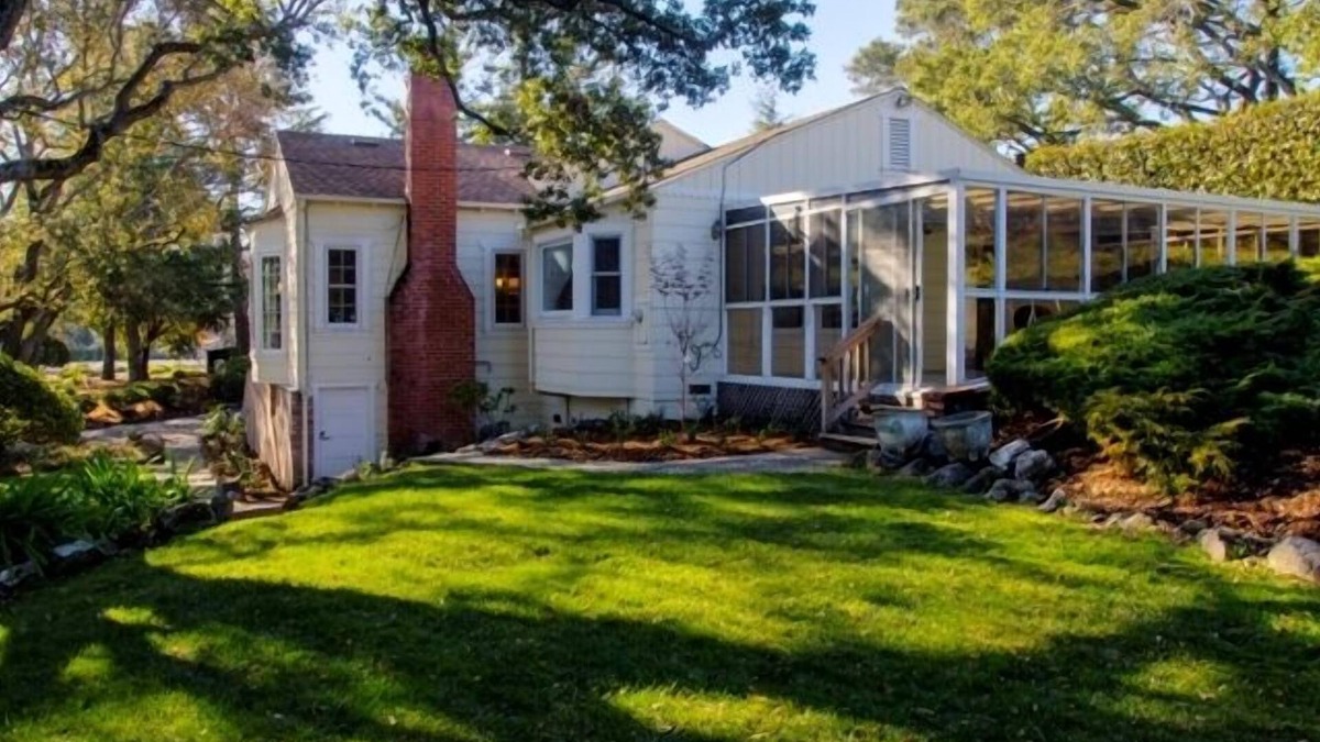Petaluma House | Historic Petaluma Vacation Rental on Vintage Farm!