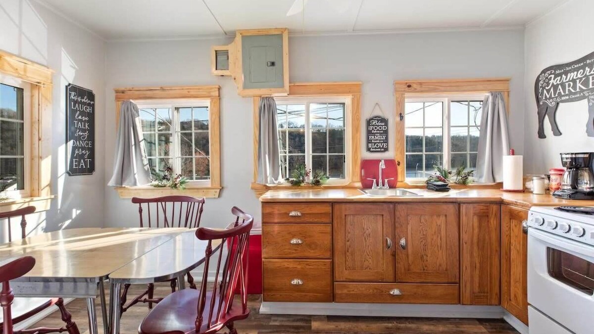 Rockaway Beach House | Historic Rockaway Beach Cottage 8