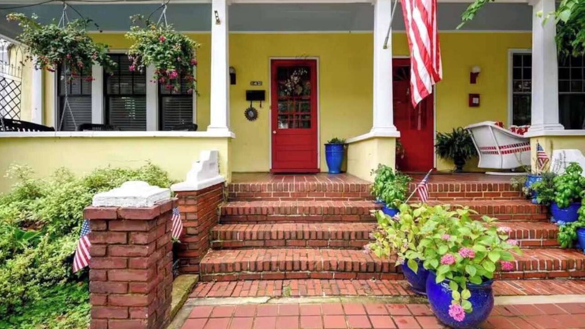 Historic District House | Historic Row Home 1 Block from Gate 1 at USNA!