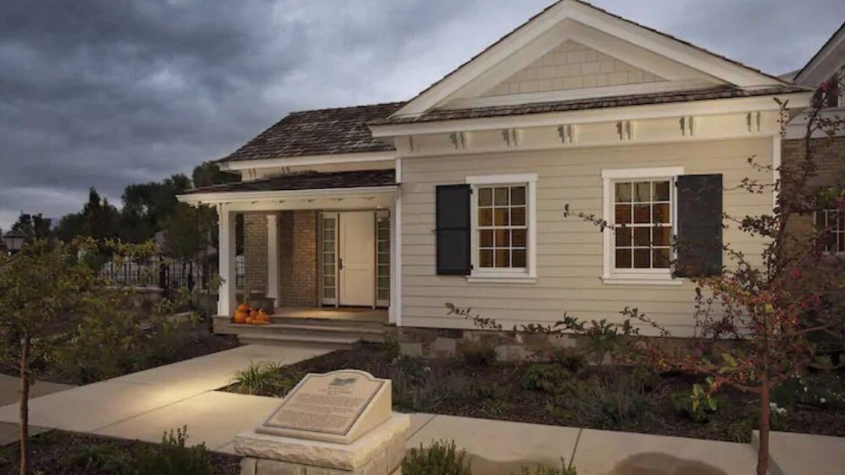 Riverton House | Historic School & Church House