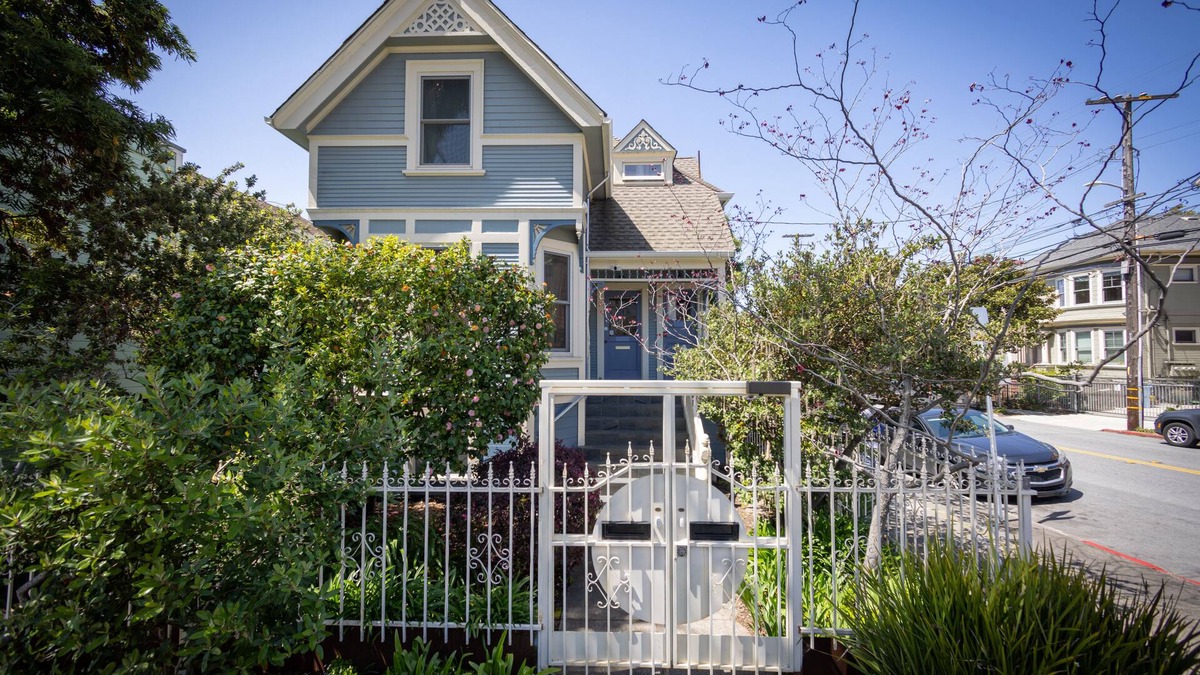 Downtown Berkeley Apartment | Historic Spacious Berkeley Flat Near U.C.B. Campus