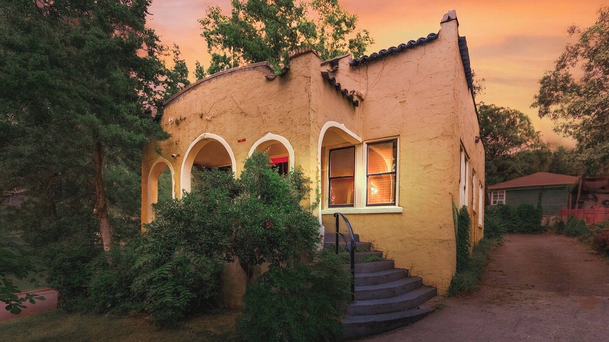 Crestline Heights House | Historic Spanish Charm + Scenic View | Cozy Casita