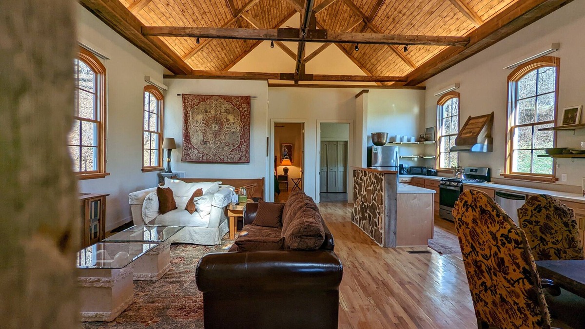 Boone Cottage | Historic Thomas Chapel house - Half mile from Downtown Boone
