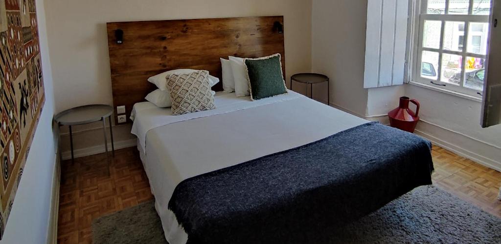 Santa Maria do Castelo e Sao Miguel Apartment | Historic Torres Vedras