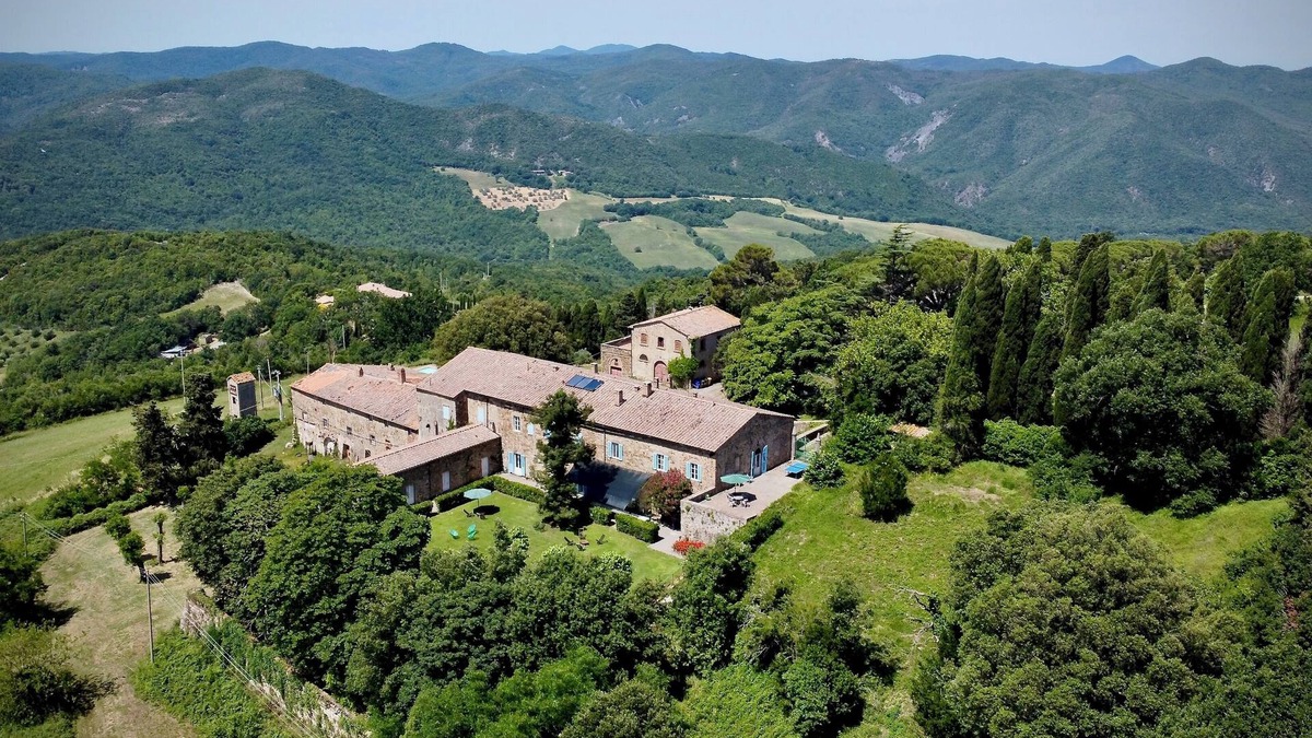 Pomarance Villa | Historic villa in the heart of Tuscany. Surrounded by nature.