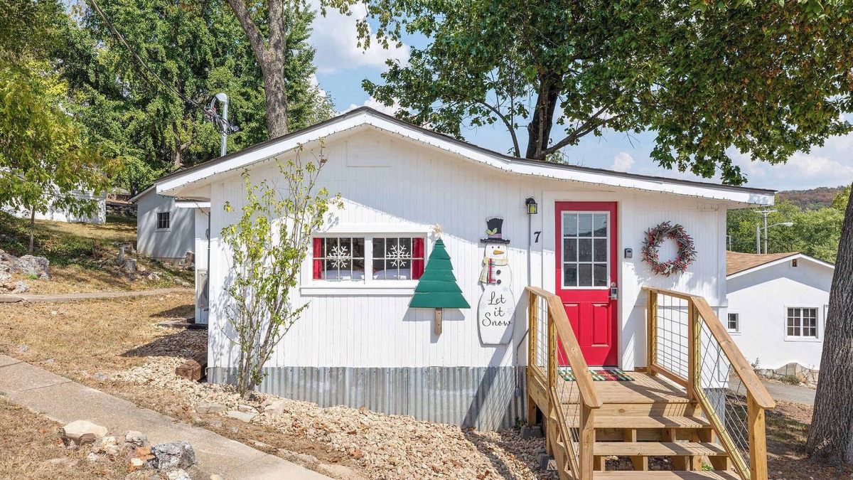Rockaway Beach House | Historic Water's Edge Cottage 7