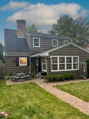 South Bend House | Historic Wayne Street - close to the Stadium