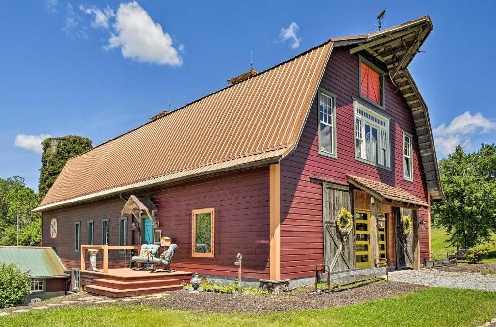 Wallburg House | Historic Winston-Salem Guest Barn on Farm!