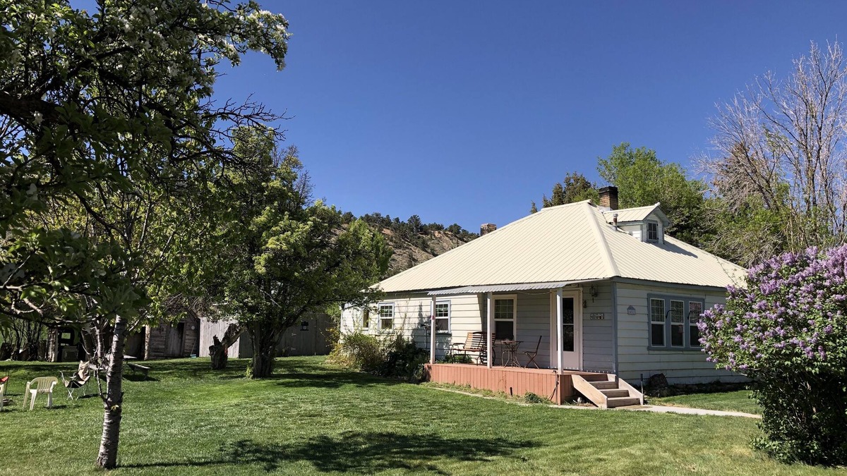Tropic Other | Historical 1930 Country Charmer, Peaceful Property, n9 miles to Bryce Canyon