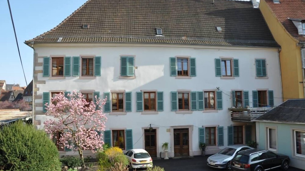 Old Town Apartment | HISTORICAL CENTER, APARTMENT WITH GARDEN, PARKING outside Christmas market period