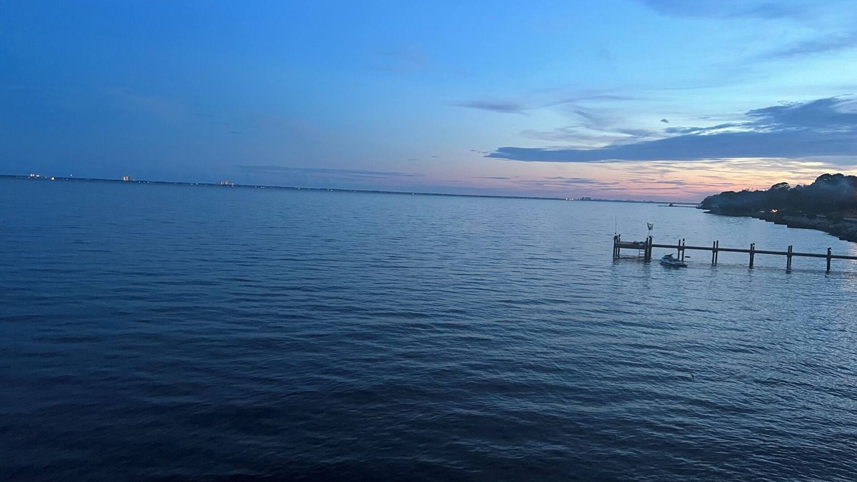 Fort Walton Beach - Destin Cottage | Historical converted tavern surrounded by water, fabulous views, private dock.
