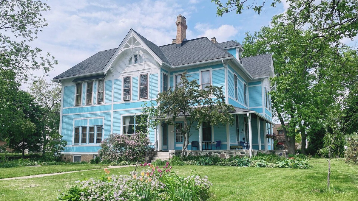 Wauwatosa House | Historical Governor Mansion