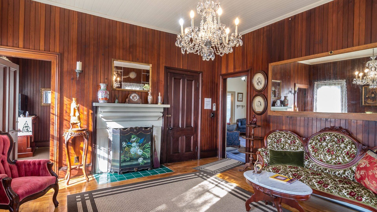 Roseburg Bed & Breakfast | Historical John Rast House