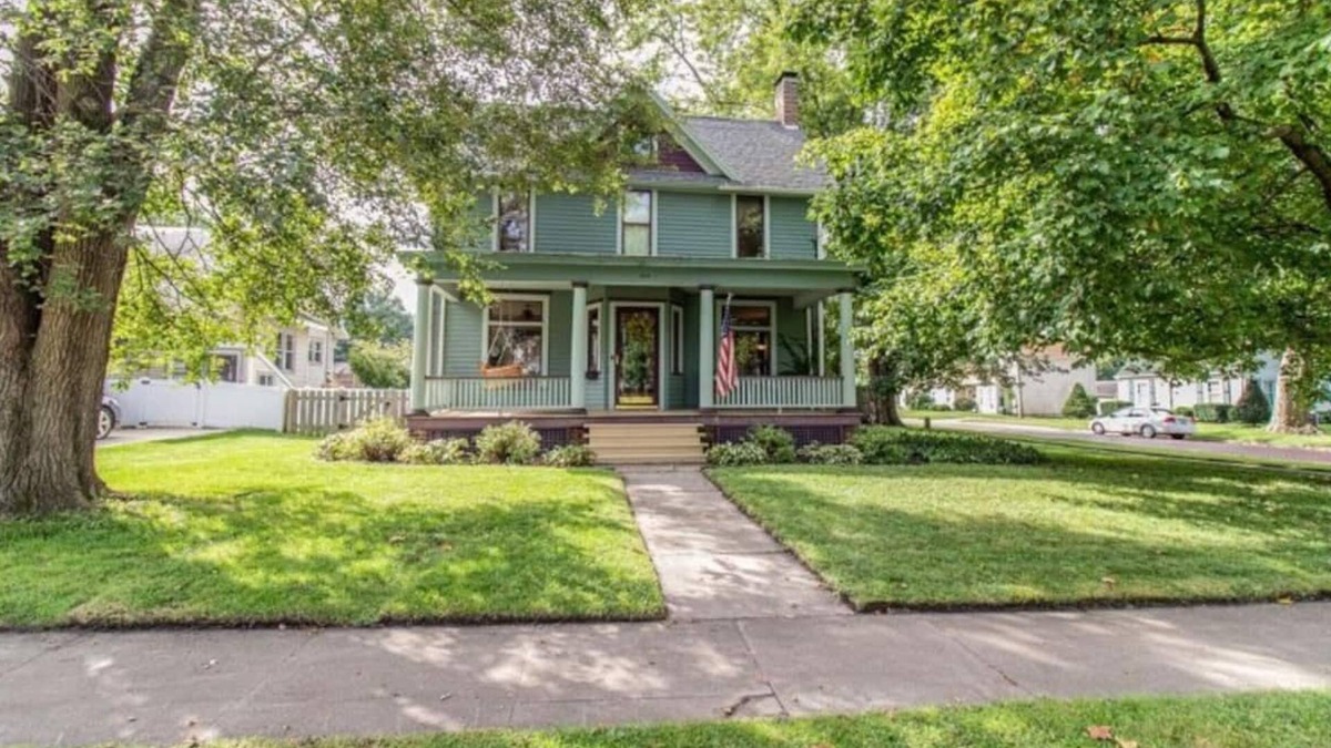 Princeton House | Historical Princeton House and Pet Friendly!