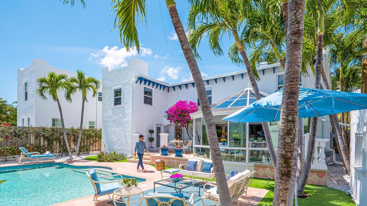 Grandview Heights House | Historical Residence | Heated Pool | Beach Proximity | Indigo Key | RESlDENCES