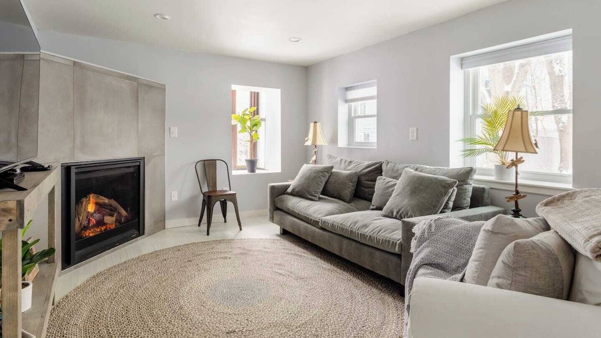 Malden Cottage | Hits Adjacent | Pet Friendly | Caraway Cottage