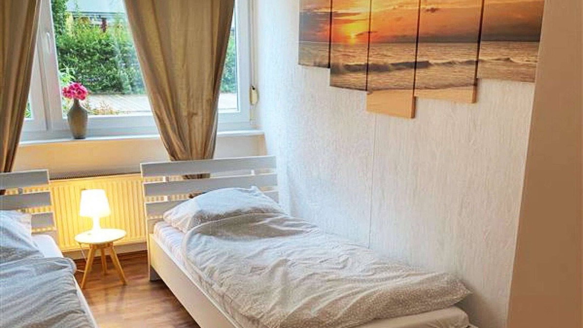 Bensberg Apartment | HÖ01 large apartment with dryer and washing machine