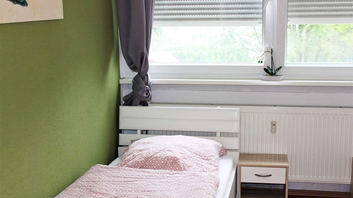 Bensberg Apartment | HÖ01 large apartment with dryer and washing machine