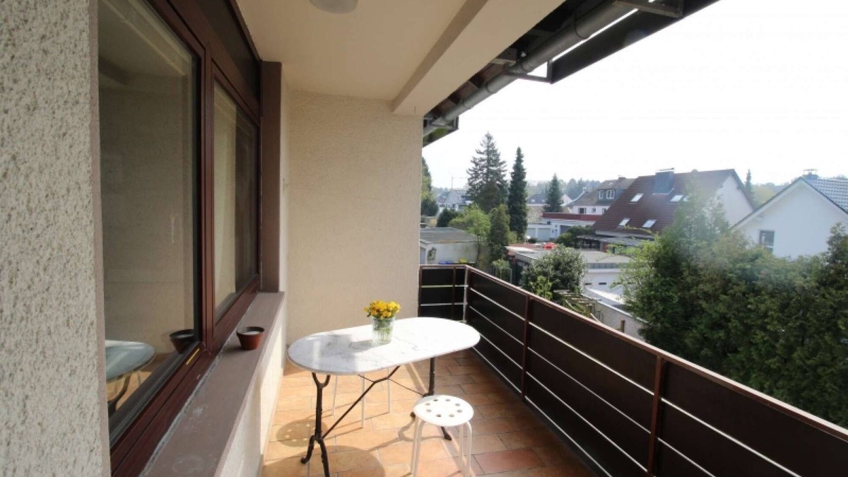 Refrath Apartment | HÖ01 large apartment with dryer and washing machine