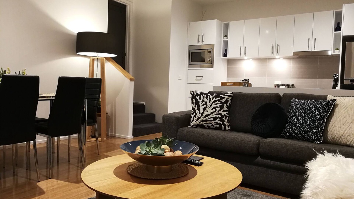 Hobart Central Business District Apartment | Hobart City Escape: Your perfect CBD base to unwind and explore Hobart!