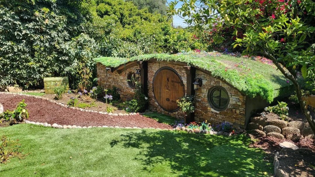 Mission Canyon Cottage | Hobbit Haven