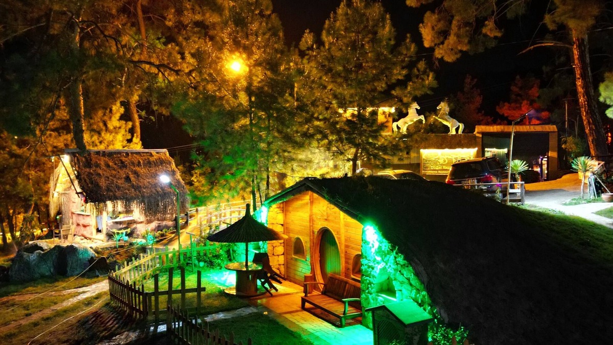Olympos Hotel | Hobbitton Village