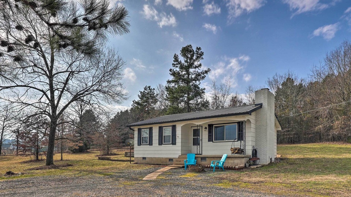 Hodgen Cottage | Hodgen Cottage on 650 Acres, Cozy & Scenic