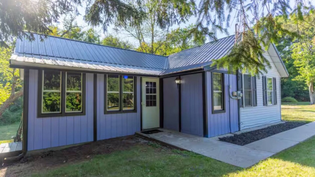 Norton Shores House | Hoffmaster Hideaway~ Near Hoffmaster State Park ~Pet Friendly~ Golf Course