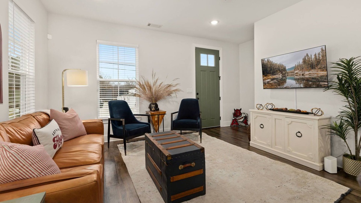 Fayetteville House | Hog Haven - 2 mi to UofA 1 mile to Downtown
