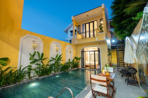 Thanh Ha Villa | Hoi An Town Villa With Rice Field View