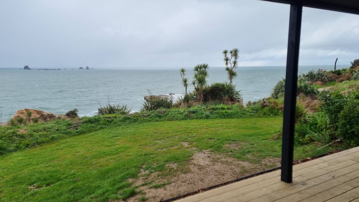 Cape Foulwind Apartment | Hole in the rock studionWelcome to the hole in the rock Studio,